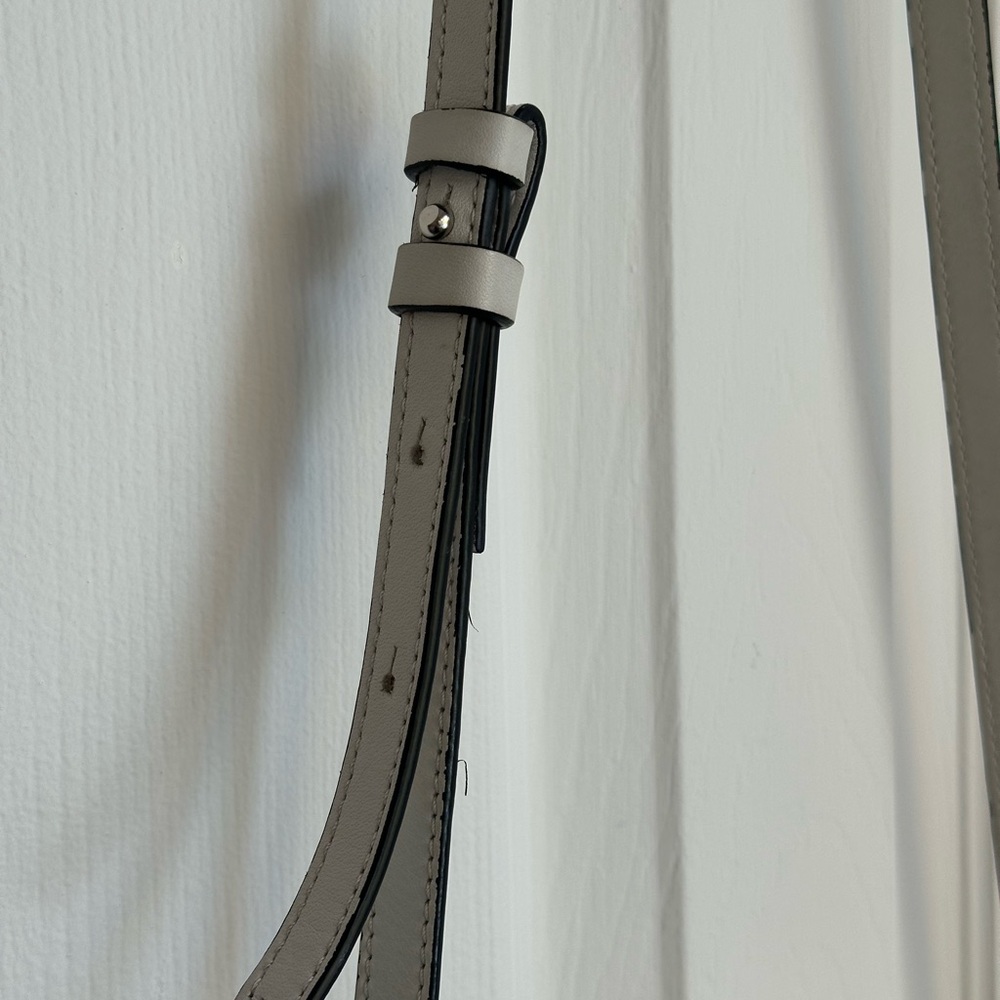 L’INTERVALLE WHITE LEATHER ROUND PURSE - Picture 5 of 7